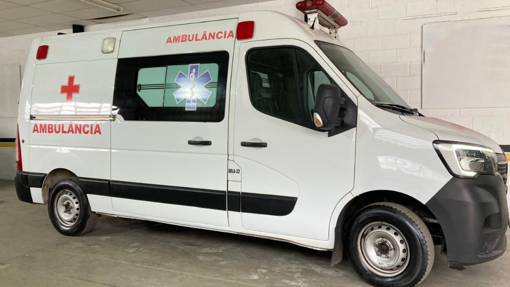 Renault Master L2H2 ANO 2023 Ambulancia a venda COD.135