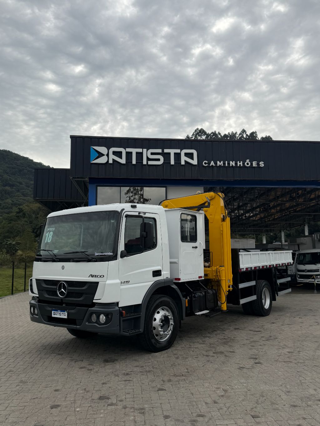 Atego 1419 2p Carroceria, cabine suplementar e munck Masal MS 12005