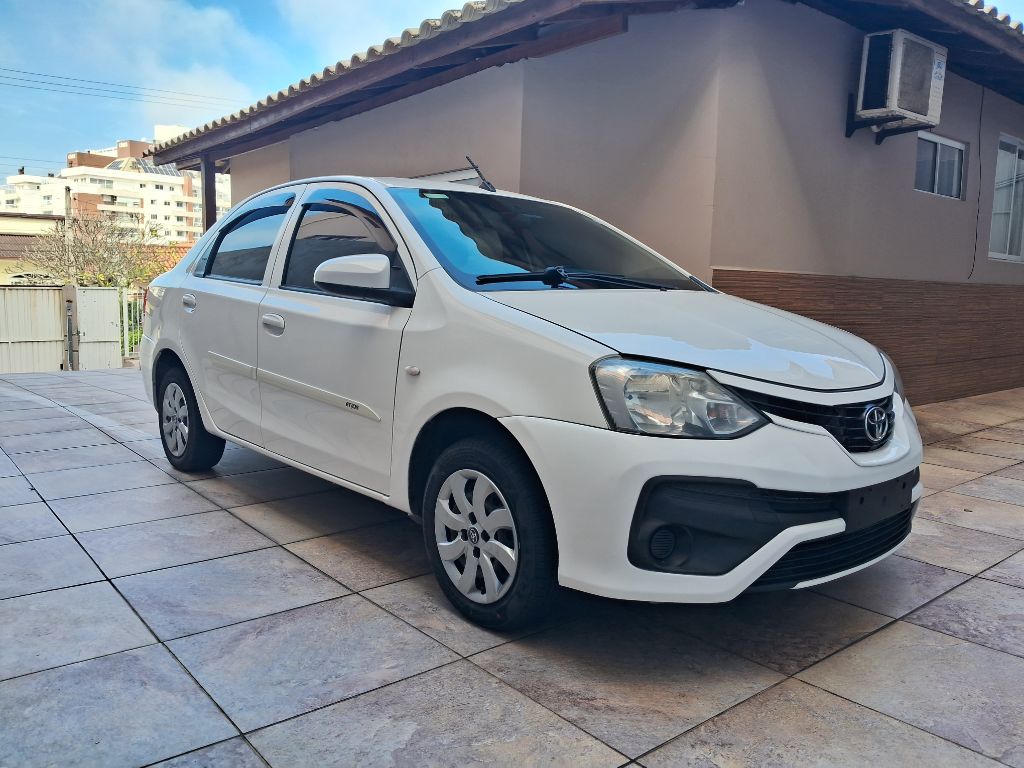 ETIOS X Sedan 1.5 Flex 16V 4p Aut.