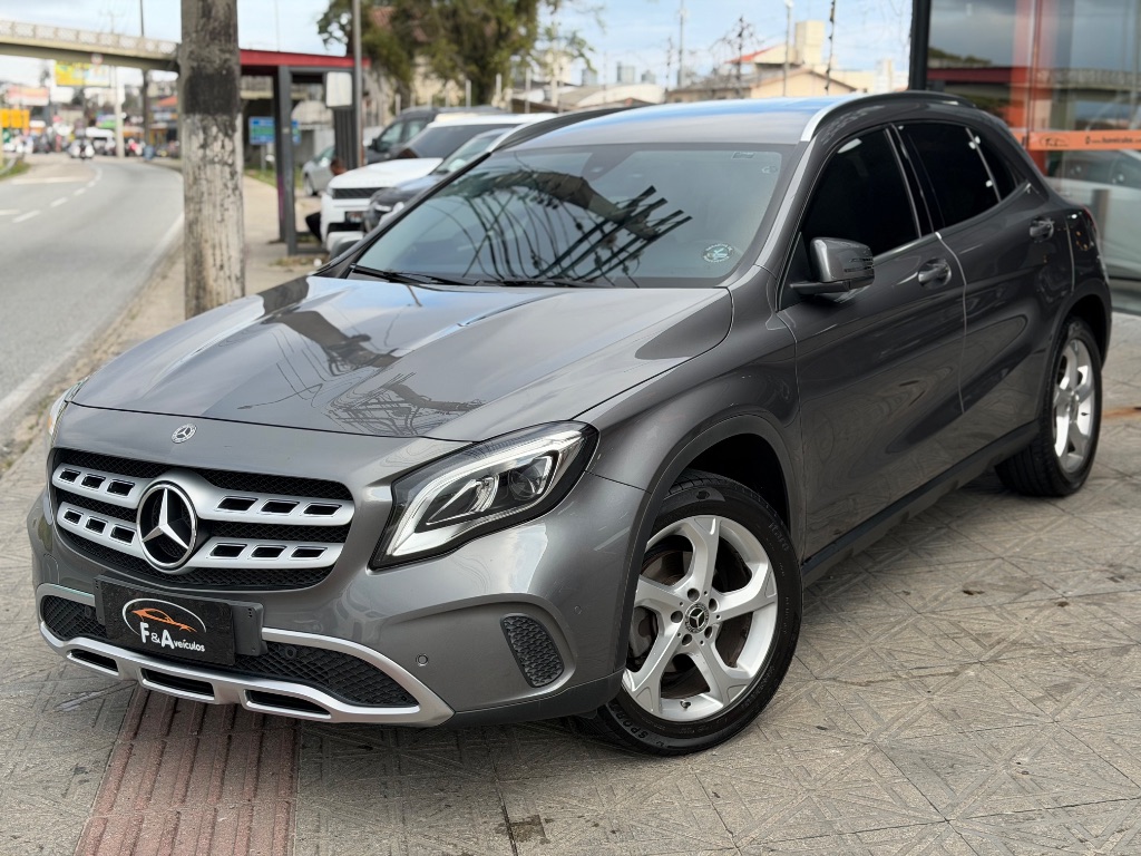 GLA 200 Advance 1.6/1.6 TB 16V Flex Aut.