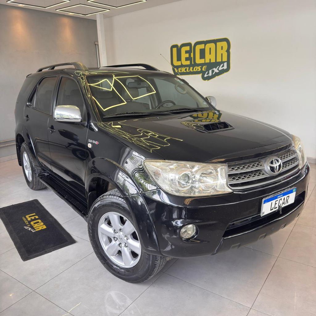 Hilux SW4 SRV D4-D 4x4 3.0 TDI Dies. Aut