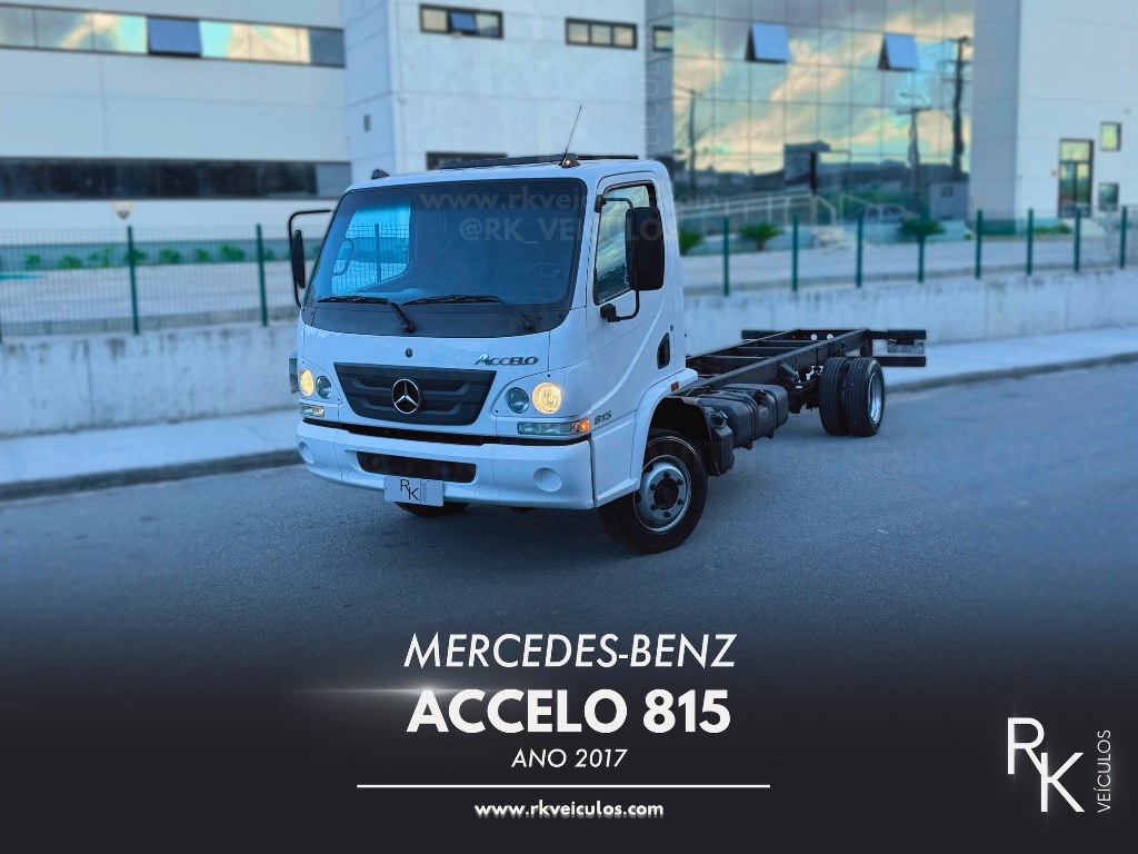 Merdeces-Benz Accelo 815 - 2017 (Com Bau)