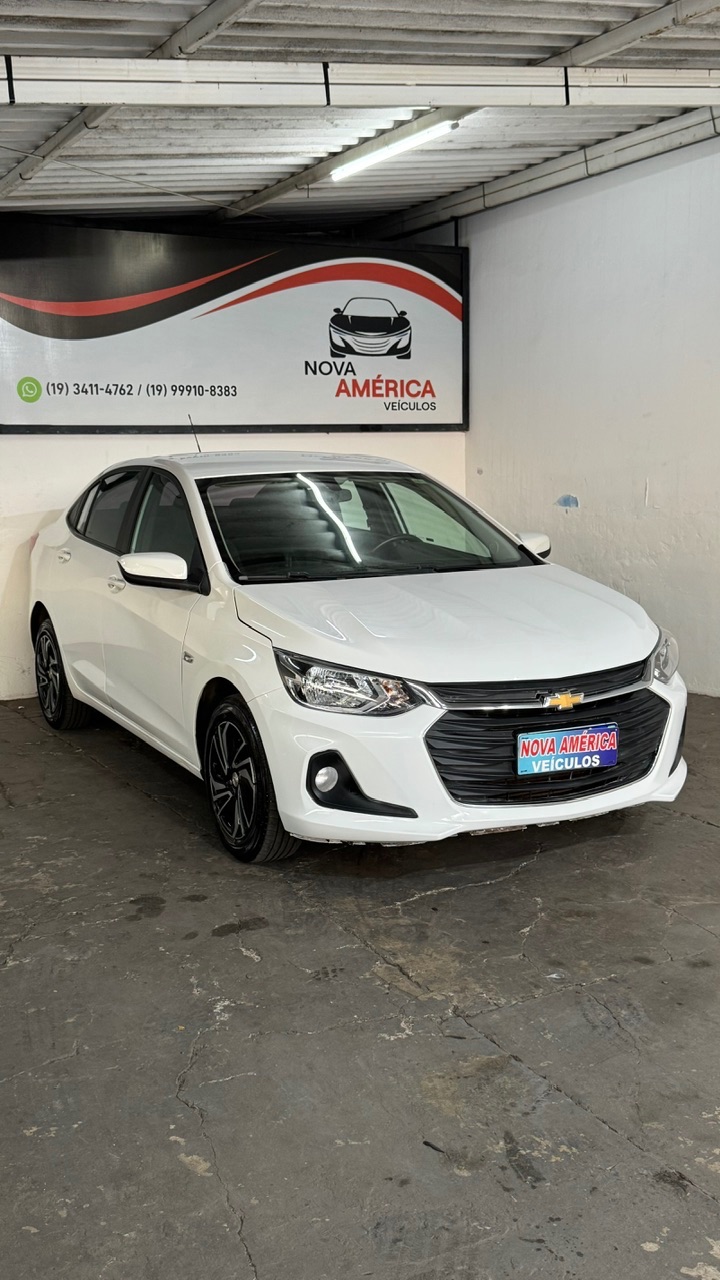 ONIX SEDAN Plus LT 1.0 12V Flex 4p Mec.