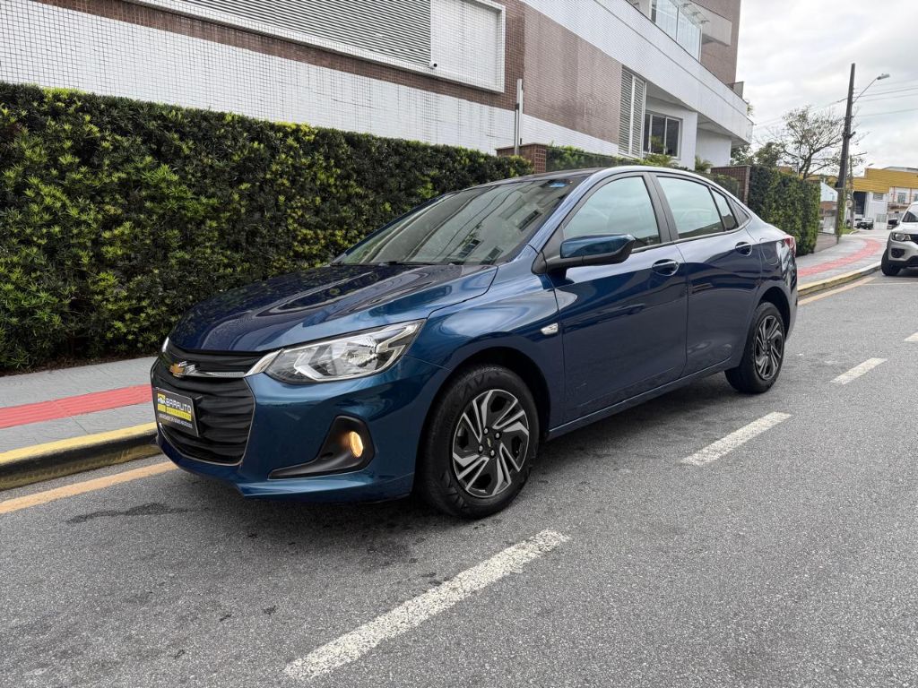 ONIX SEDAN Plus LT 1.0 12V Flex 4p Mec.