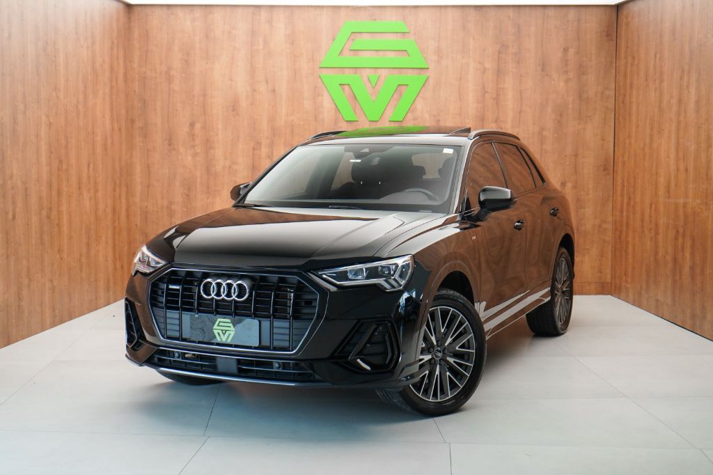 Q3 Perf. Black 2.0 TFSI Tiptr. Quattro