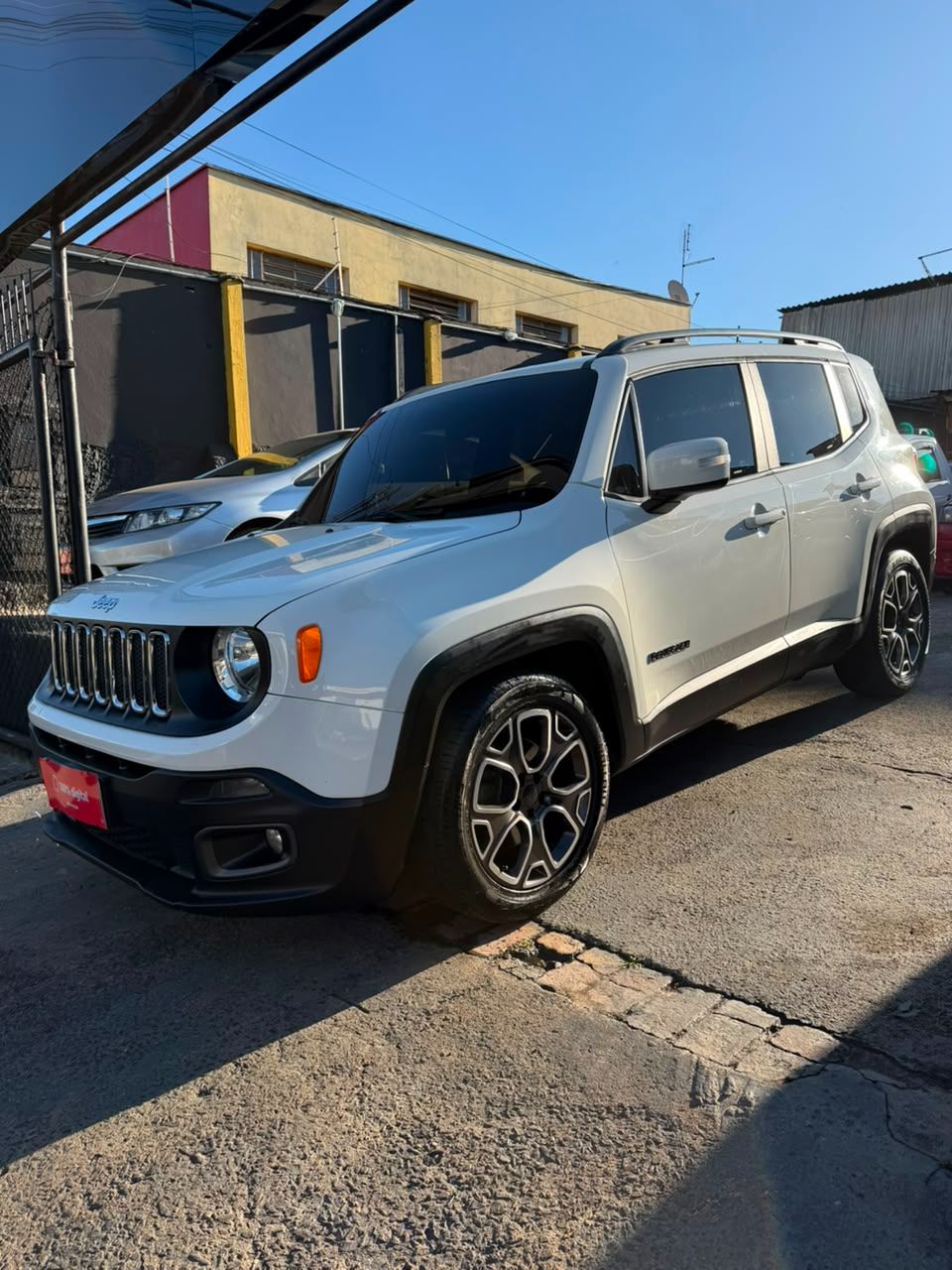 Renegade Longitude 1.8 4x2 Flex 16V Aut.