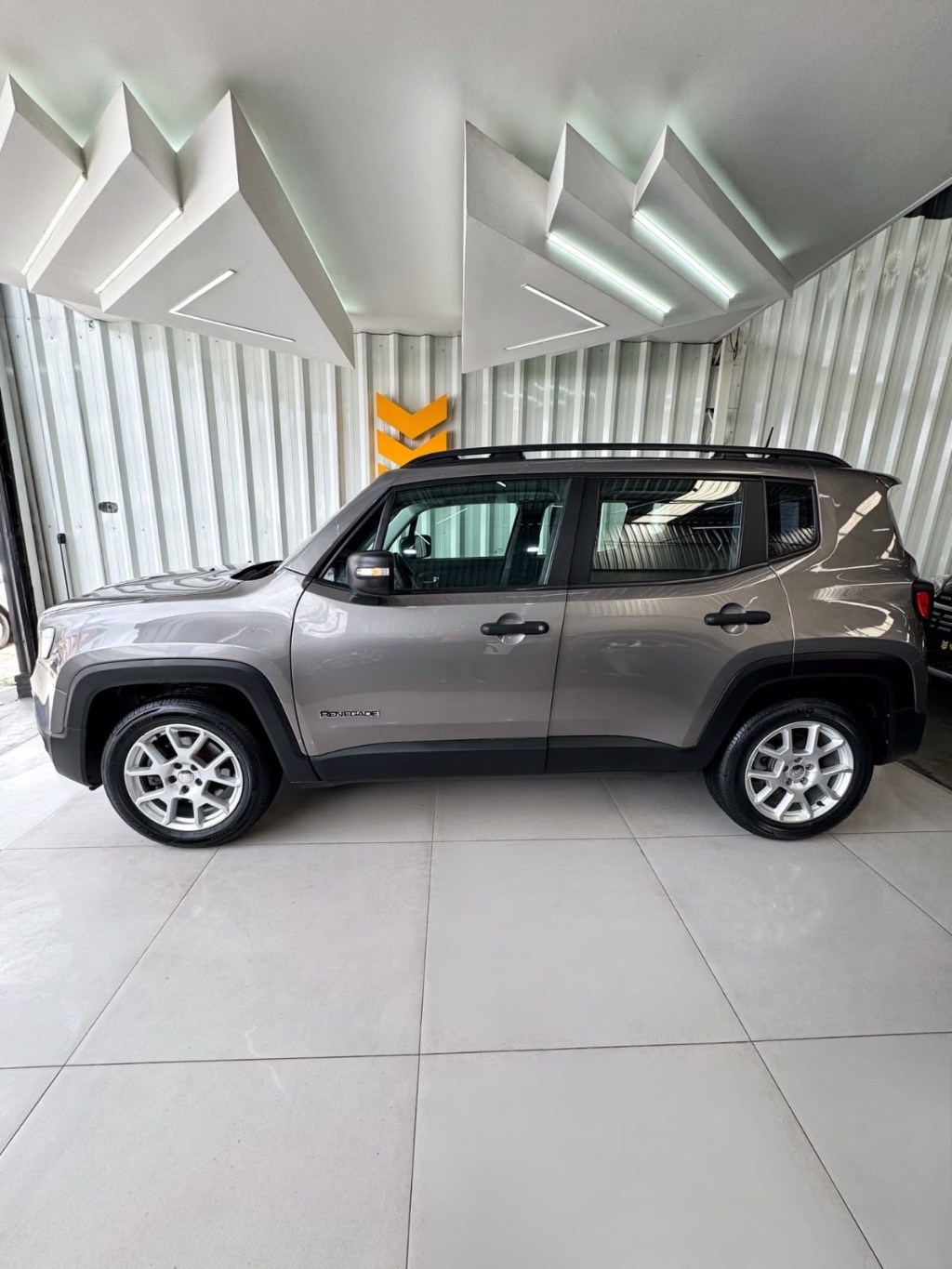 Renegade Sport 1.8 4x2 Flex 16V Aut.