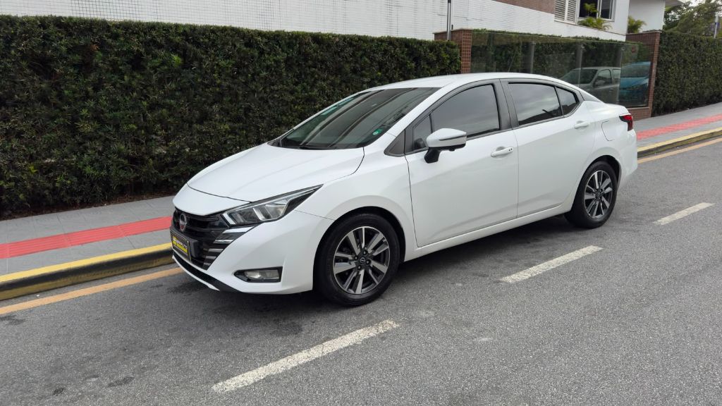 VERSA Advance 1.6 16V Flex Aut.