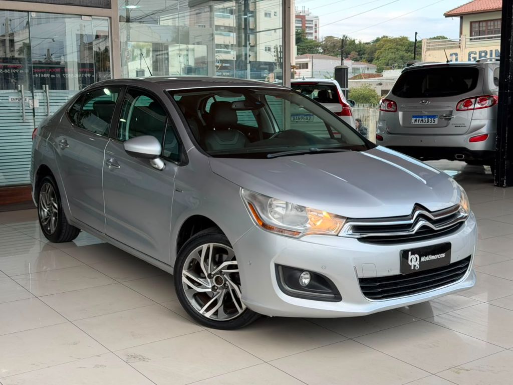 C4 LOUNGE Exclusive 1.6 Turbo 4p Aut.