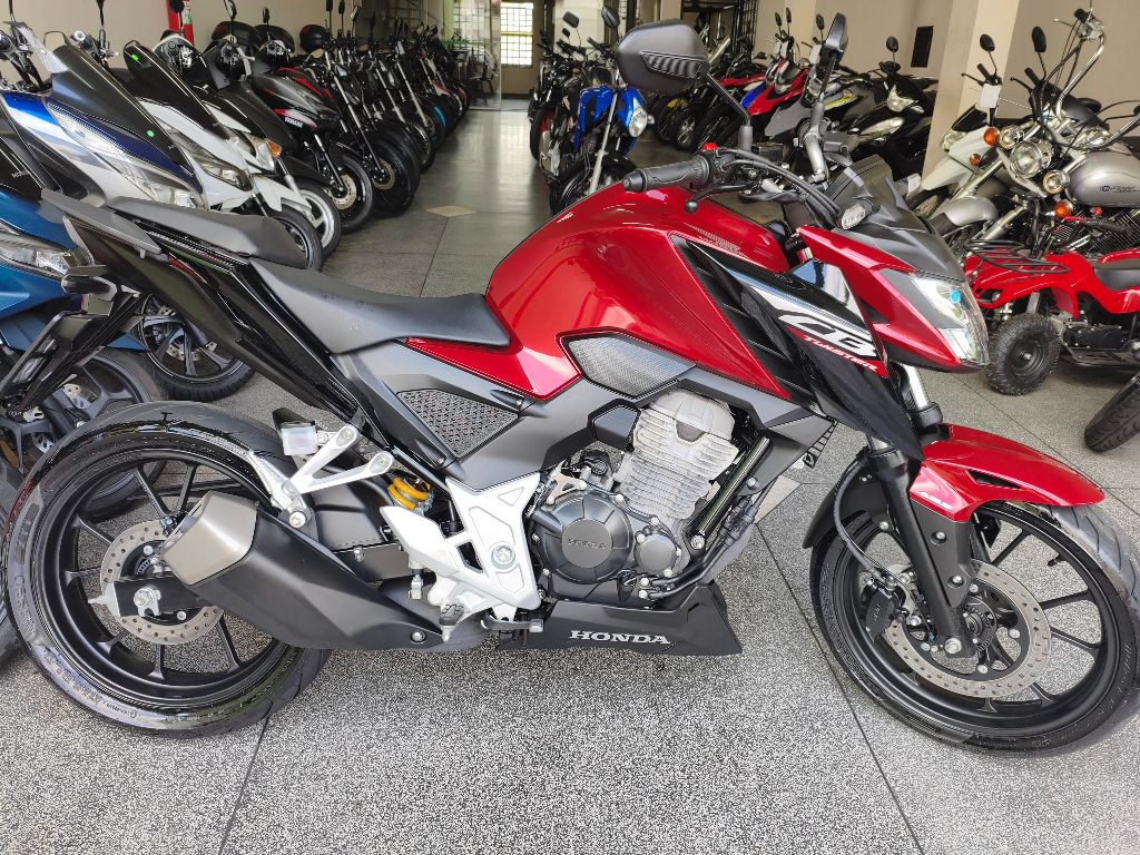 CB 300F Twister Flex