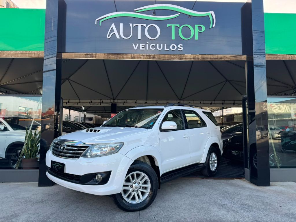 Hilux SW4 SRV D4-D 4x4 3.0 TDI Dies. Aut