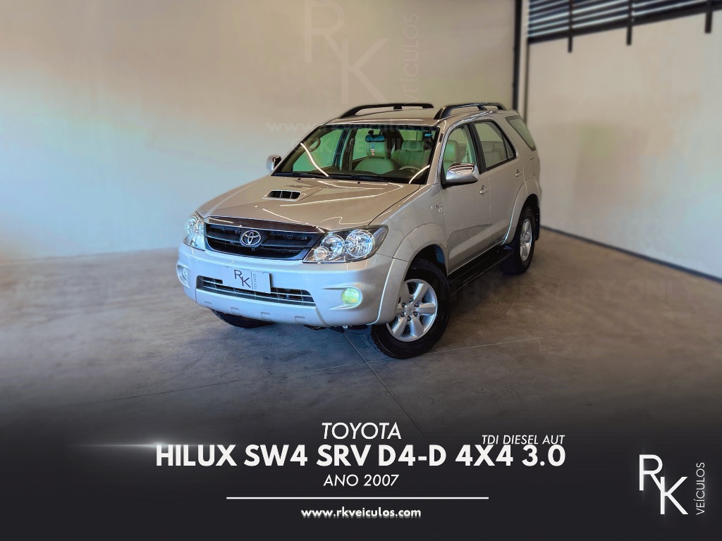 Hilux SW4 SRV D4-D 4x4 3.0 TDI Dies. Aut