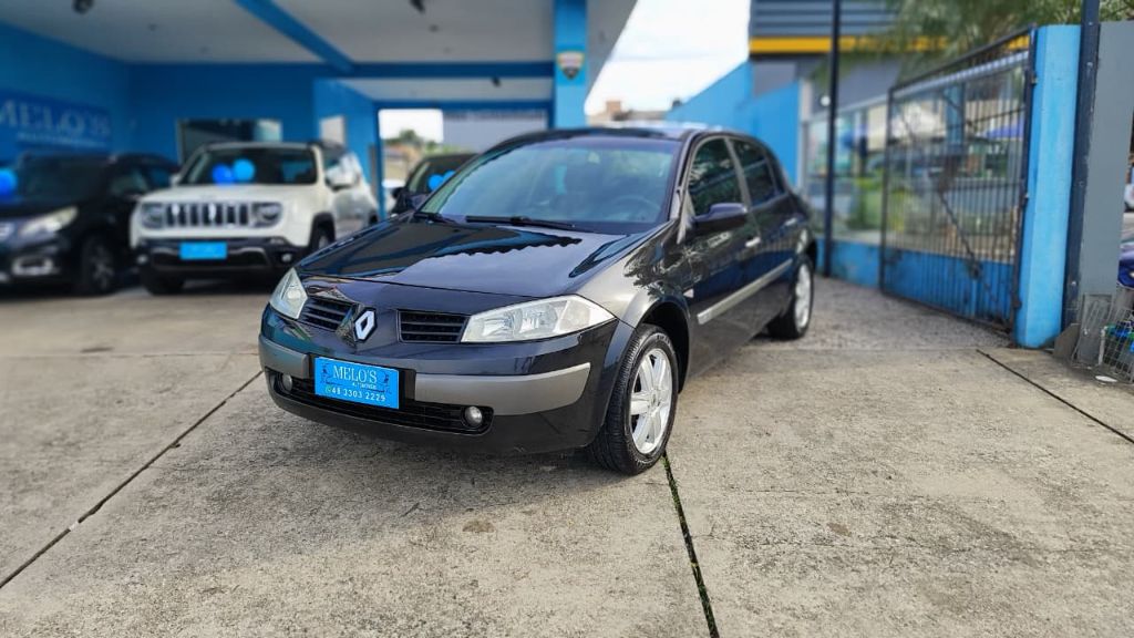 Megane Sedan Dynamique Hi-Flex 1.6 16V