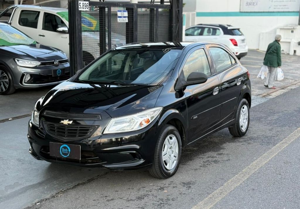 Onix Hatch LS 1.0 8V Flex Completo 2015