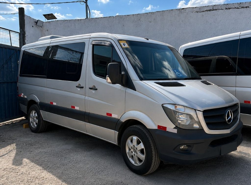 Van Sprinter CDI 415 Teto Baixo ano 2019 a venda COD.355
