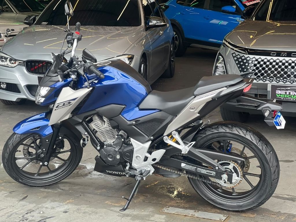 CB 300F Twister Flex