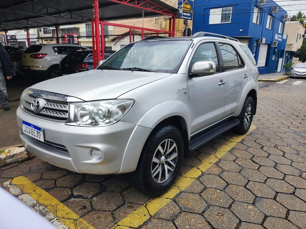 Hilux SW4 SR 4x2 2.7/ 2.7 Flex 16V Aut.