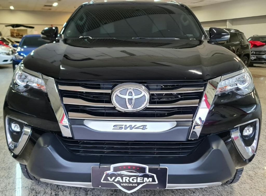 Hilux SW4 SRX Diamo. 4x4 2.8 TB Die Aut.