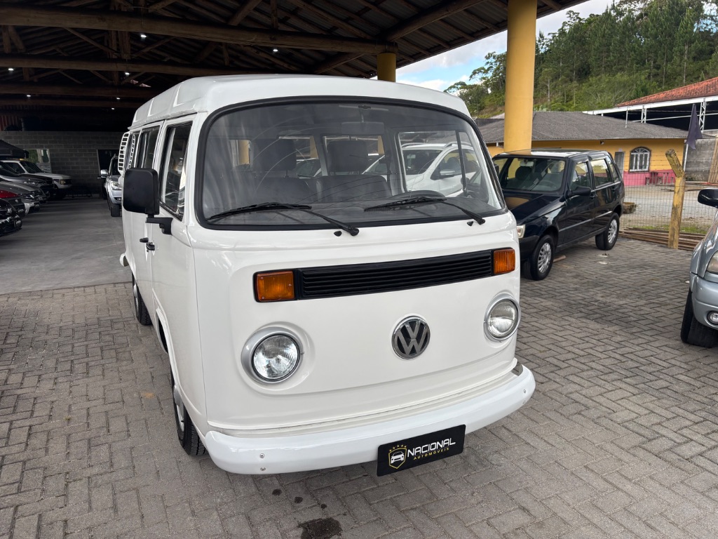 Kombi Lotacao 1.6 MPi