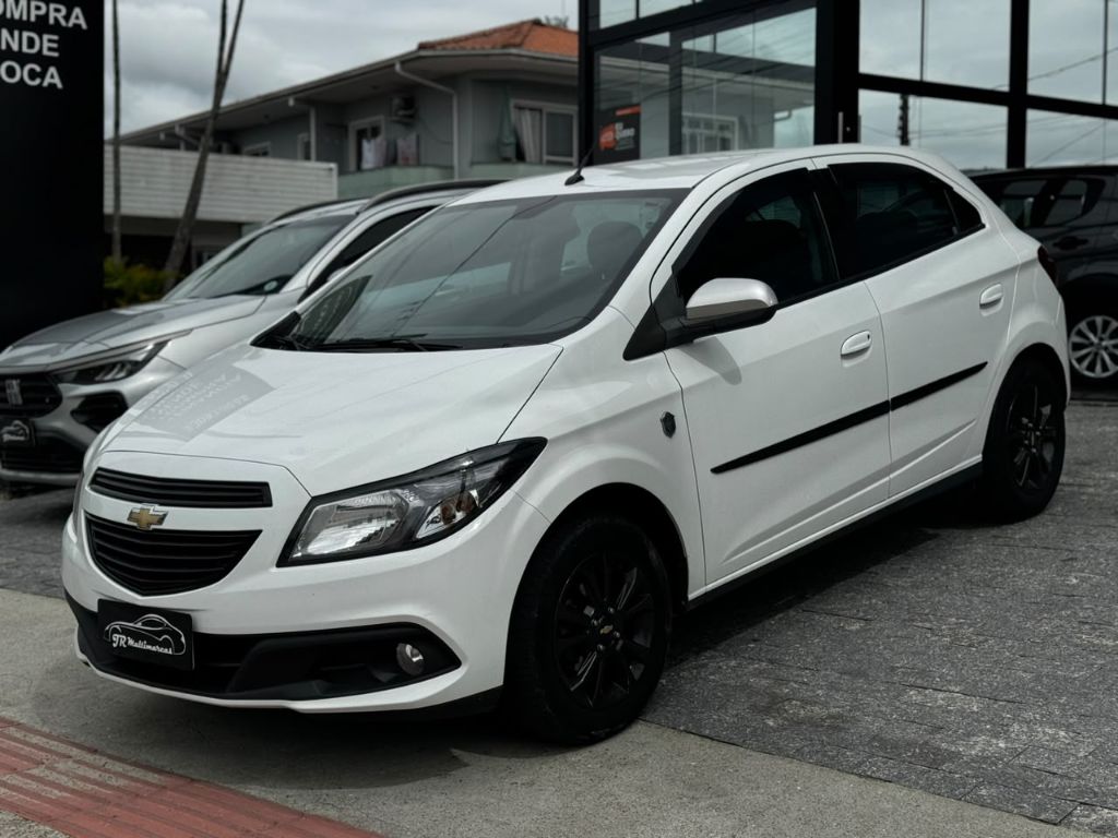 ONIX HATCH SELECAO 1.0 8V Flex 5p Mec.